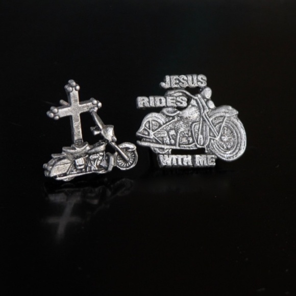 Jesus Rides With Me Biker Motorcycle Pin Hat Vest - Picture 4 of 4